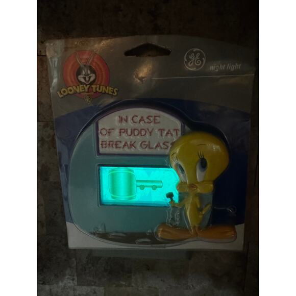 Vintage General Electric Looney Tunes TWEETY Bird Night Light NEW Old Stock 2000 - Picture 2 of 7